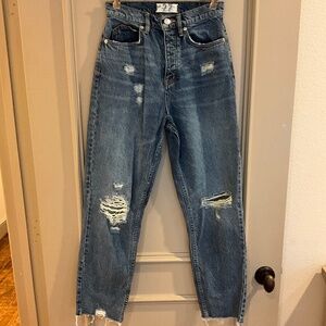FREE PEOPLE Georgine Mom Jeans Distressed CRVY Size 27 100% Cotton